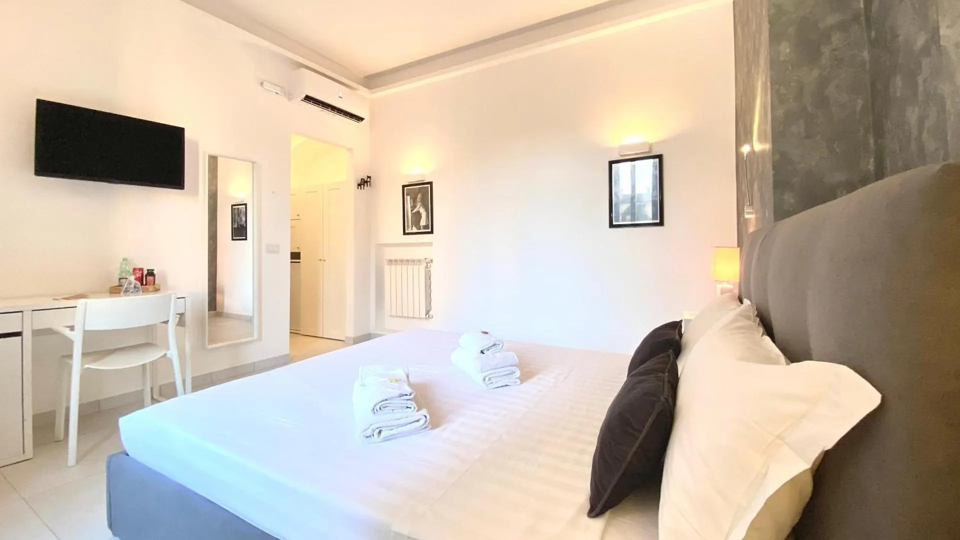 Prince Of Rome Superior Rooms Italy